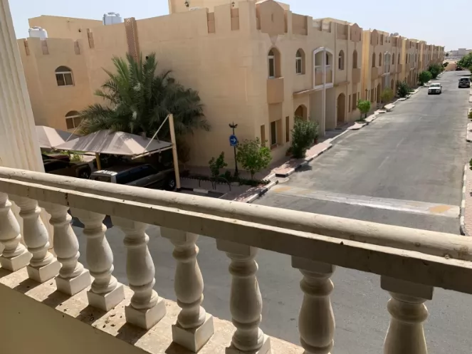 Residential Ready Property 5 Bedrooms U/F Apartment  for rent in Doha #7626 - 1  image 